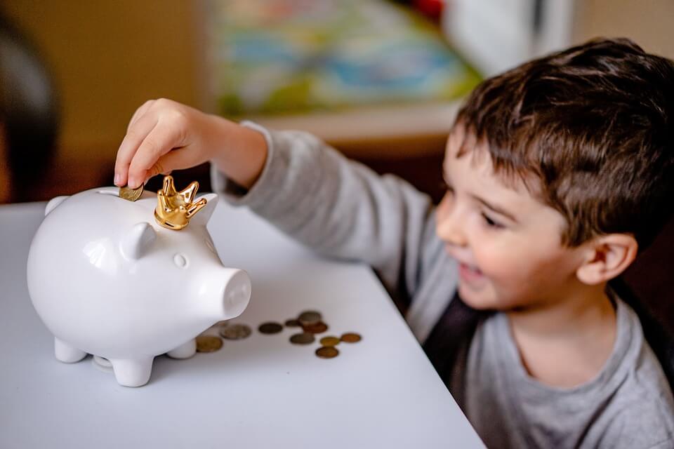 How To Teach Your Kids To Budget Effectively